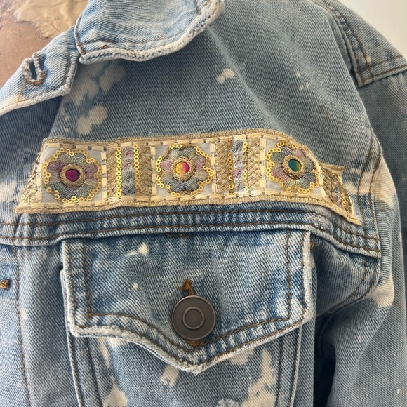 Festival concert jacket size Large, Artistic Denim Jacket with Colorful Patches - Picture 9 of 16